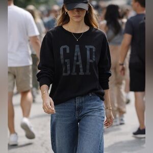 GAP True Black Sweatshirt, logo, size XL